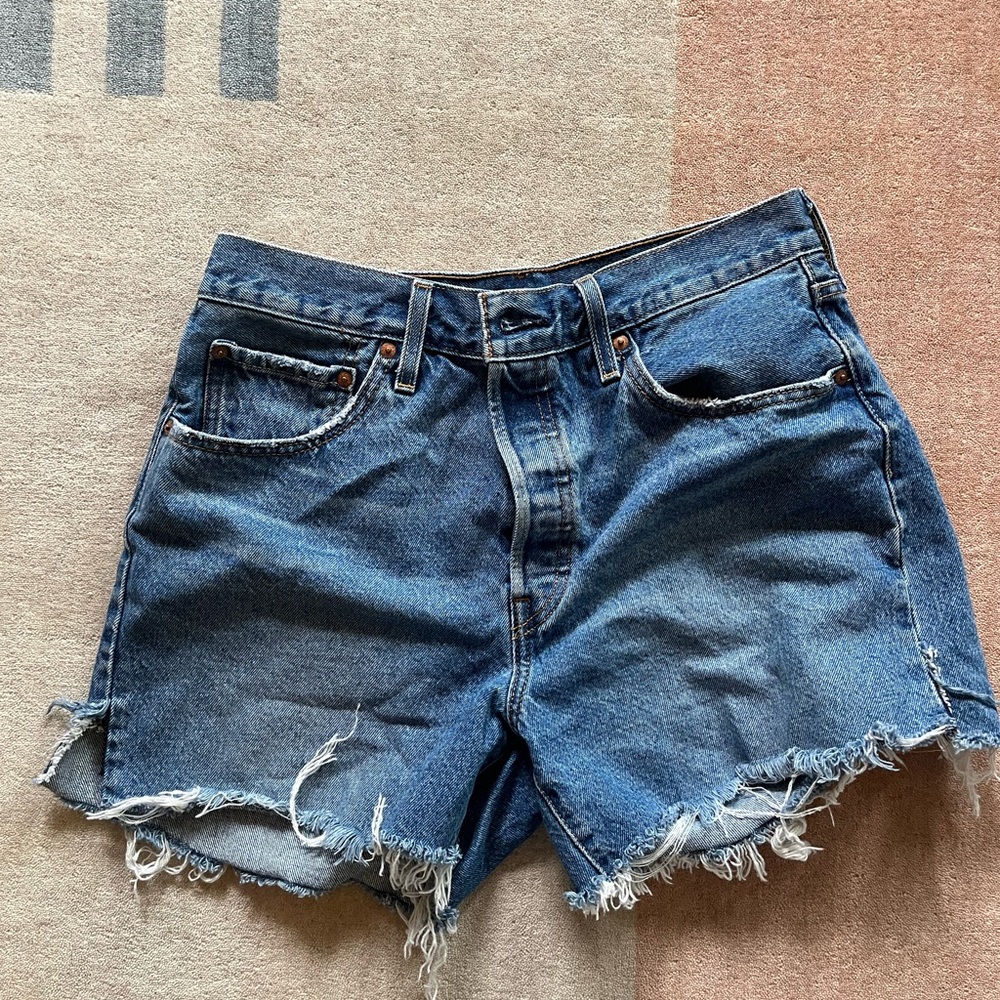 Levi's Blue Jean Shorts Distressed Cut-Off size 32